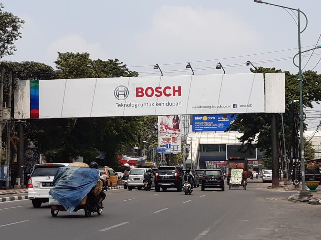 Billboard Promosi BOSCH dengan Medan Outdoor Advertising