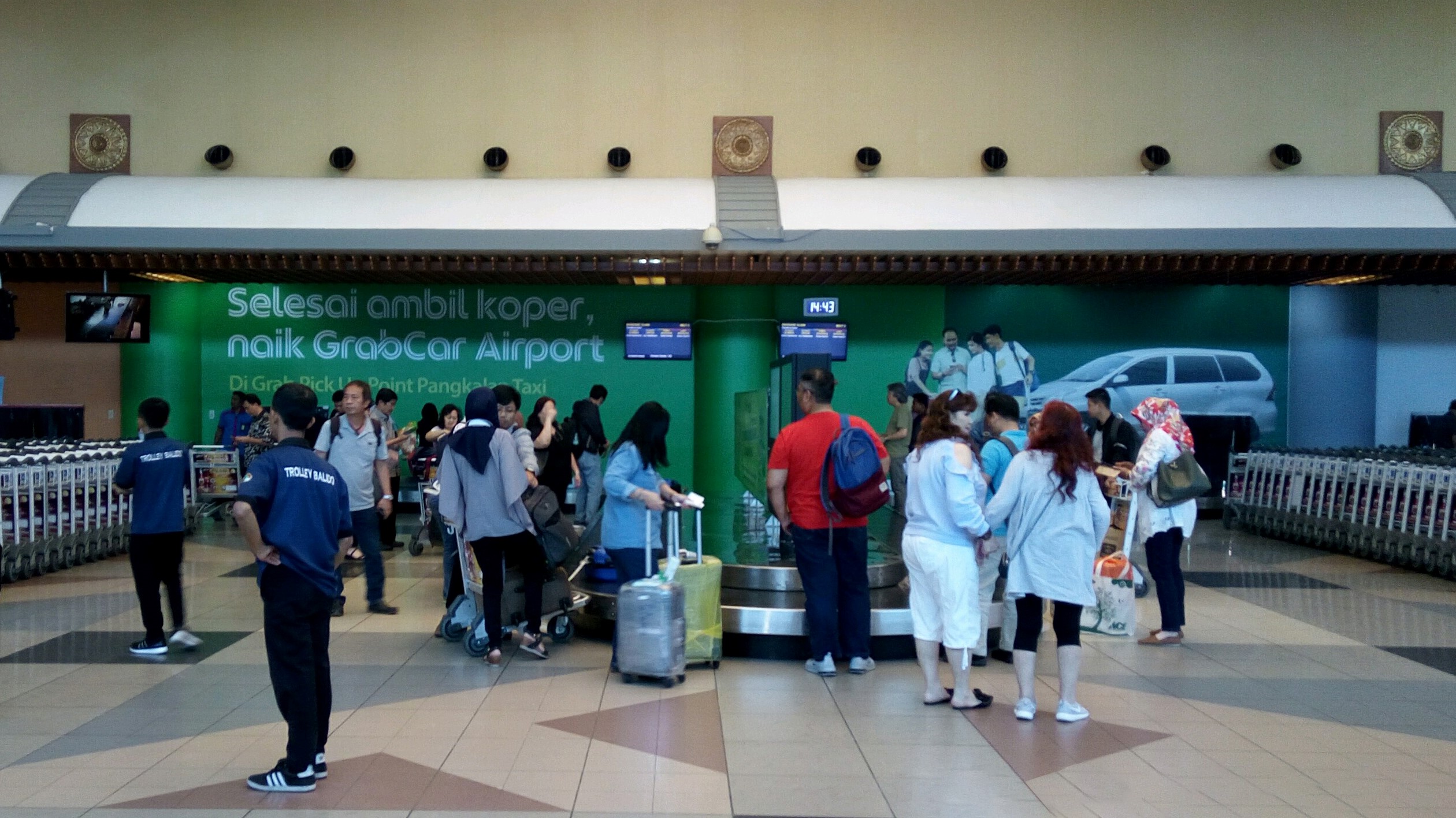 Iklan Bandara untuk GrabCar Airport di Bandara Internasional SMB II Palembang