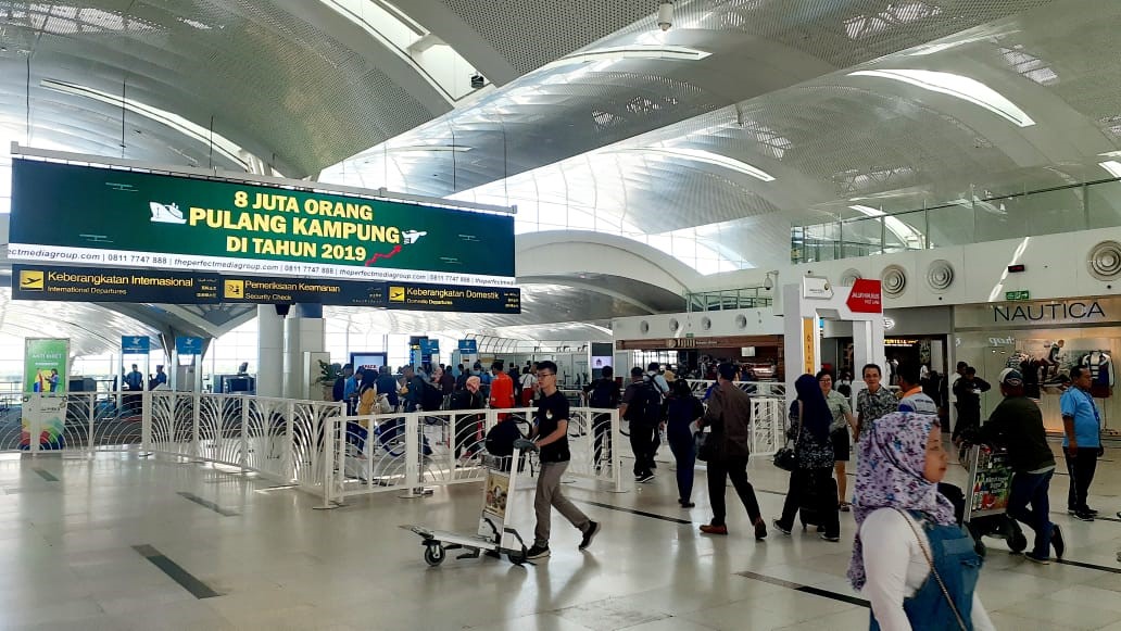 Iklan Bandara untuk GrabCar Airport di Bandara Internasional SMB II Palembang