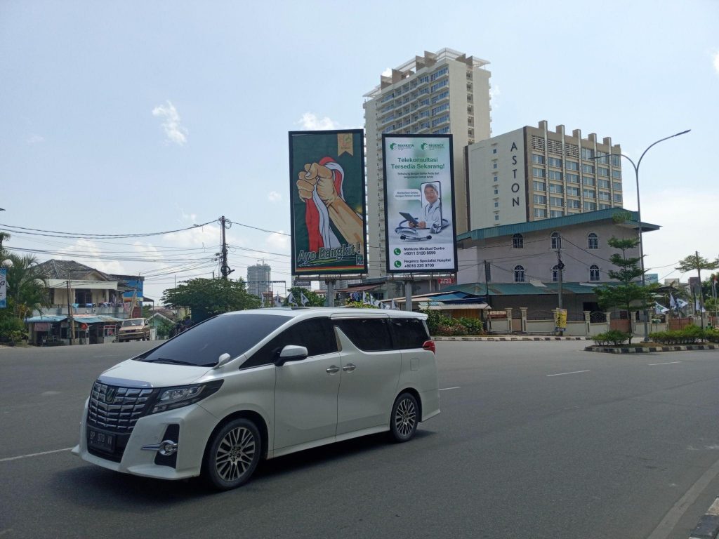 Billboard iklan Regency Specialits Hospital di Simpang Pelita Batam
