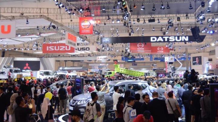 Suasana Pameran GIIAS 2021 oleh Gaikindo. 