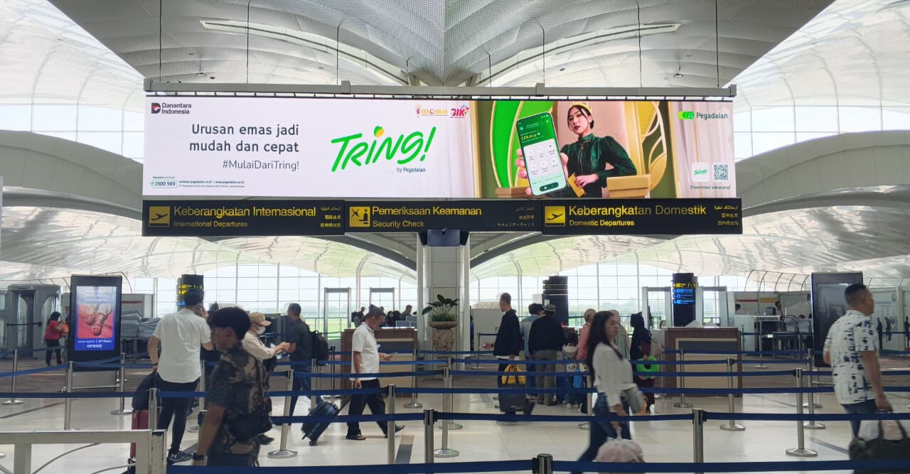 TRING by Pegadaian-LED Screen-Bandara Internasional Kualanamu-Medan-Indonesia-Iklan Fintech Kreatif-Iklan Luar Ruangan-2025